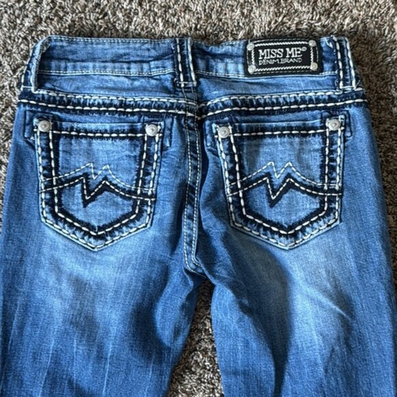 Miss Me 27 Light Wash Distressed Skinny Jeans - Picture 8 of 11